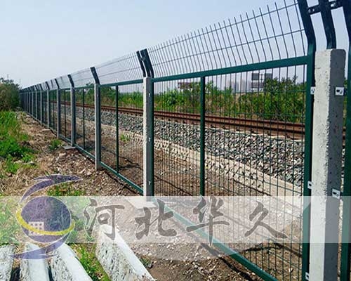 铁路护栏